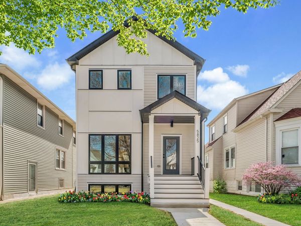 5825 W Byron Street , Chicago, IL 60634