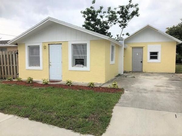 1305 W 25th Street, Riviera Beach, FL 33404