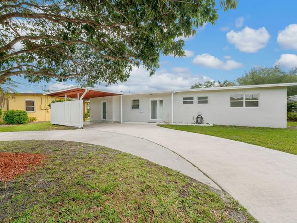 3041 SE Morningside Boulevard, Port St. Lucie, FL 34952