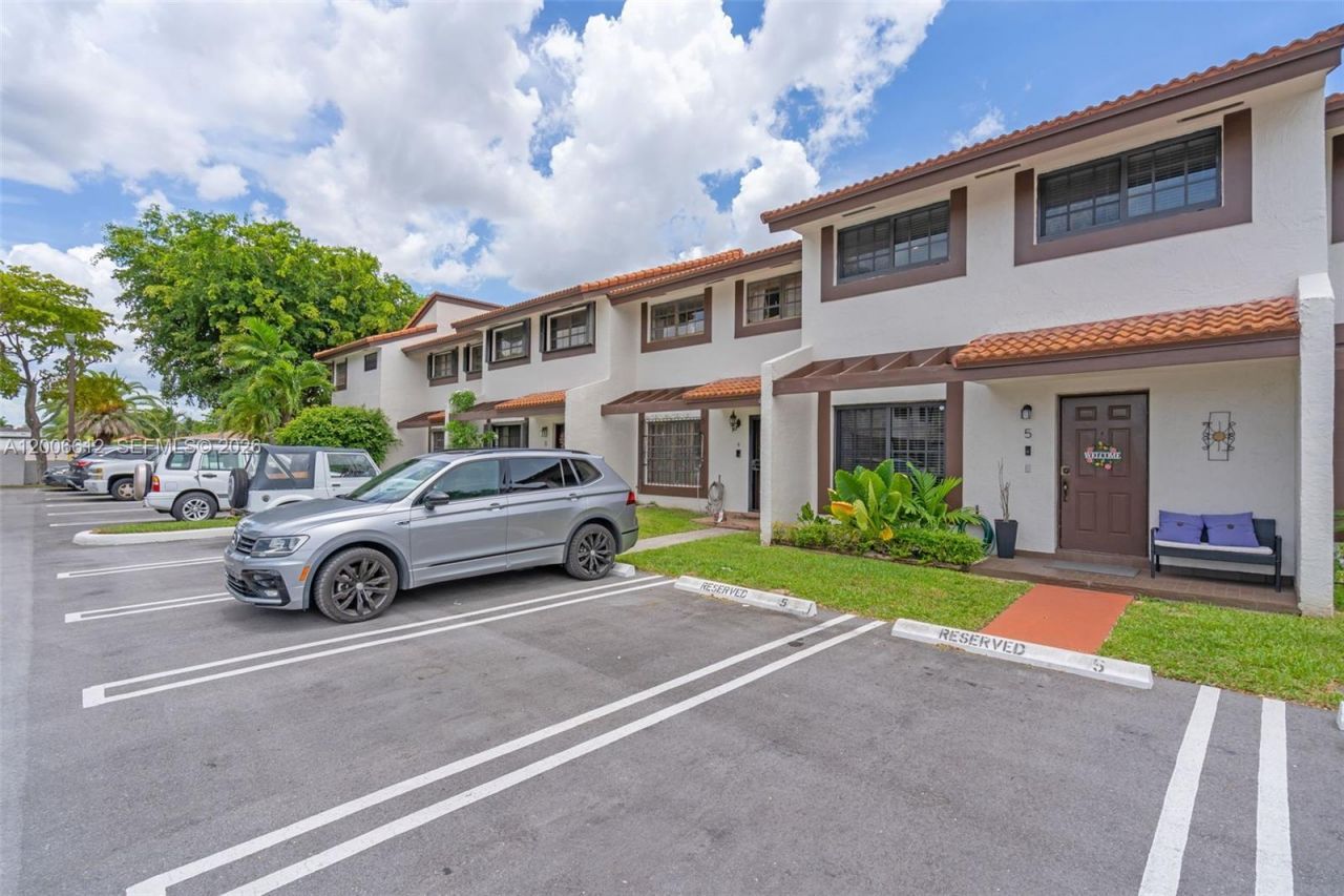 5725 SW 132nd Ct, Unit 21-5, Miami, FL 33183 Photo