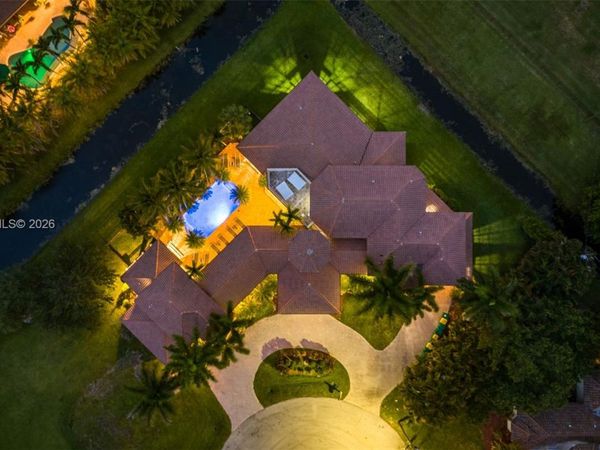 12000 NW 6th St , Plantation, FL 33325