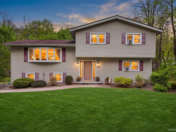 93 Dunderberg Road , Central Valley, NY 10917