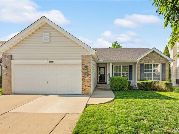 2923 Wye Oak Drive, Belleville, IL 62221