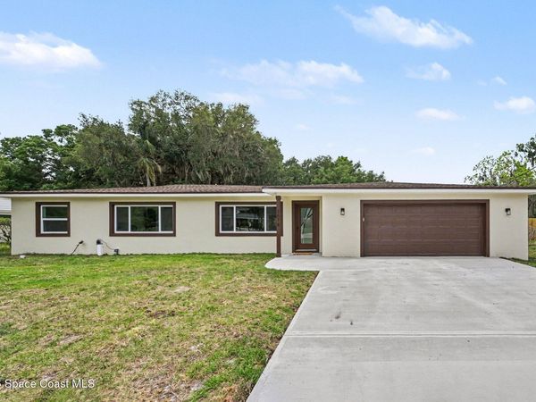 2678 Pine Avenue , Mims, FL 32754