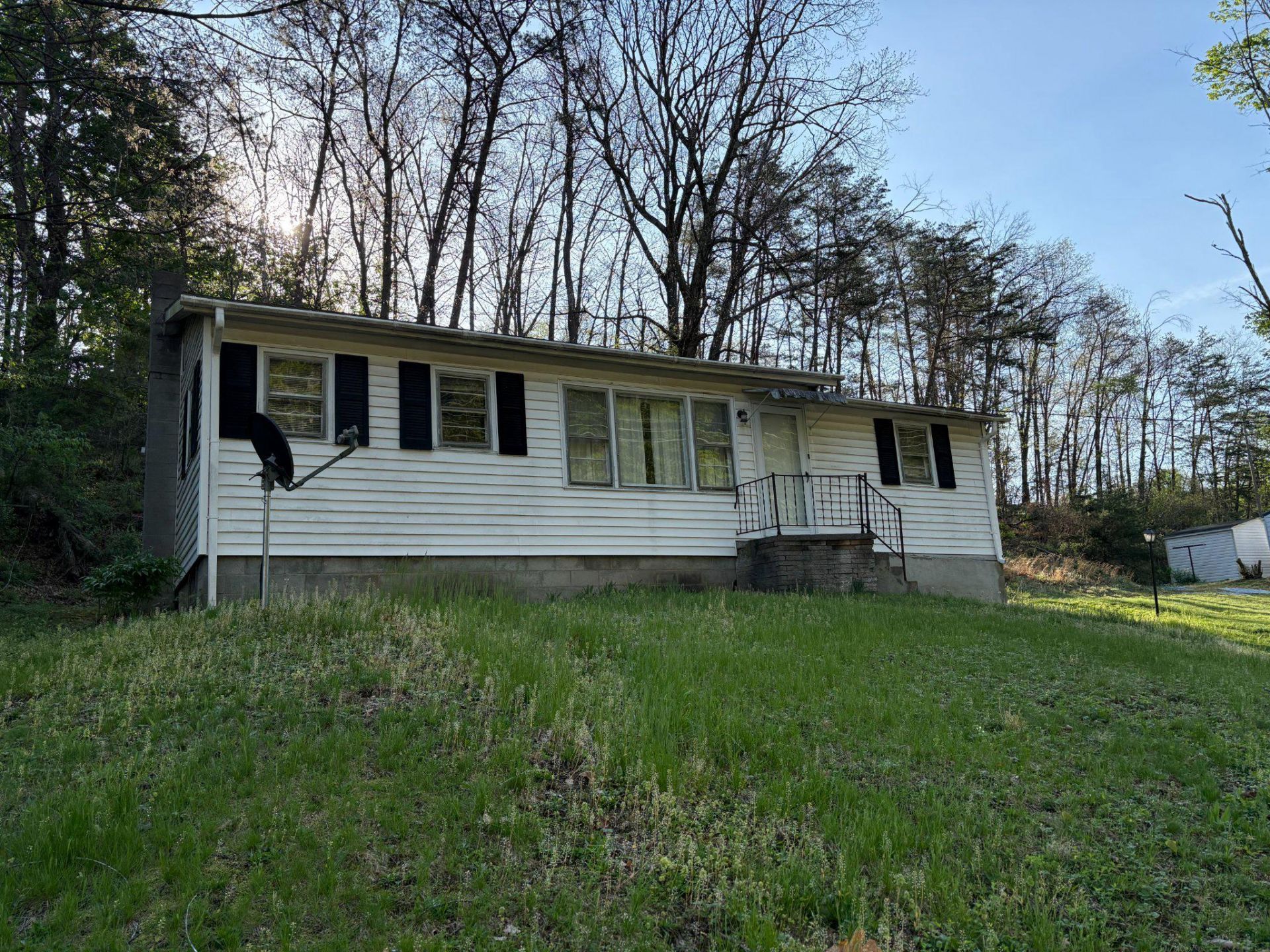 119 Radio Station Lane, Berkeley Springs, WV 25411 Main Photo