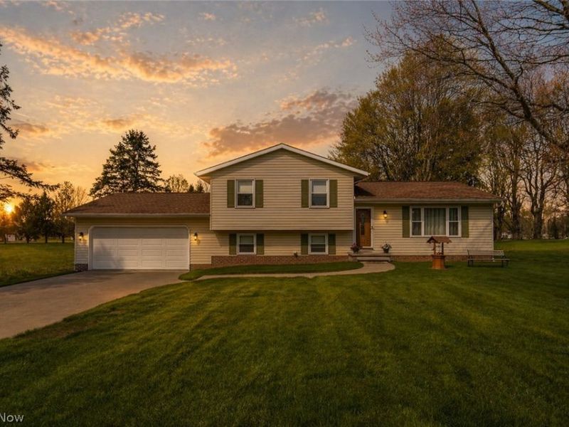 5029 Broadway Avenue NE, Louisville, OH 44641 Photo 1