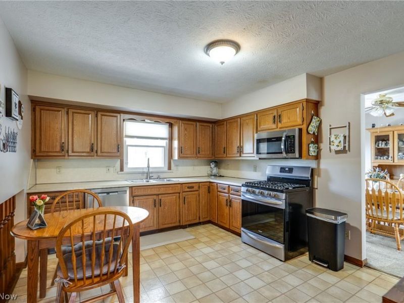 5029 Broadway Avenue NE, Louisville, OH 44641 Photo 14