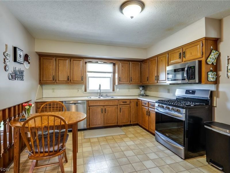 5029 Broadway Avenue NE, Louisville, OH 44641 Photo 15