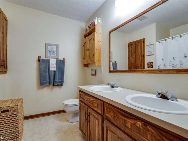 5029 Broadway Avenue NE, Louisville, OH 44641 Photo 21