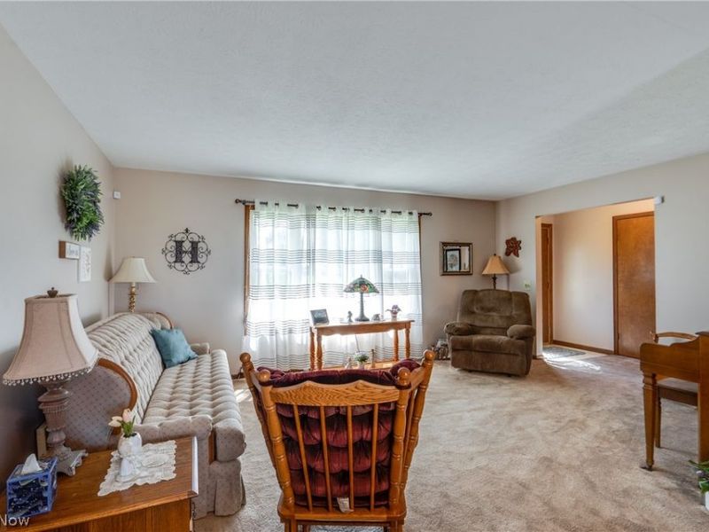 5029 Broadway Avenue NE, Louisville, OH 44641 Photo 8