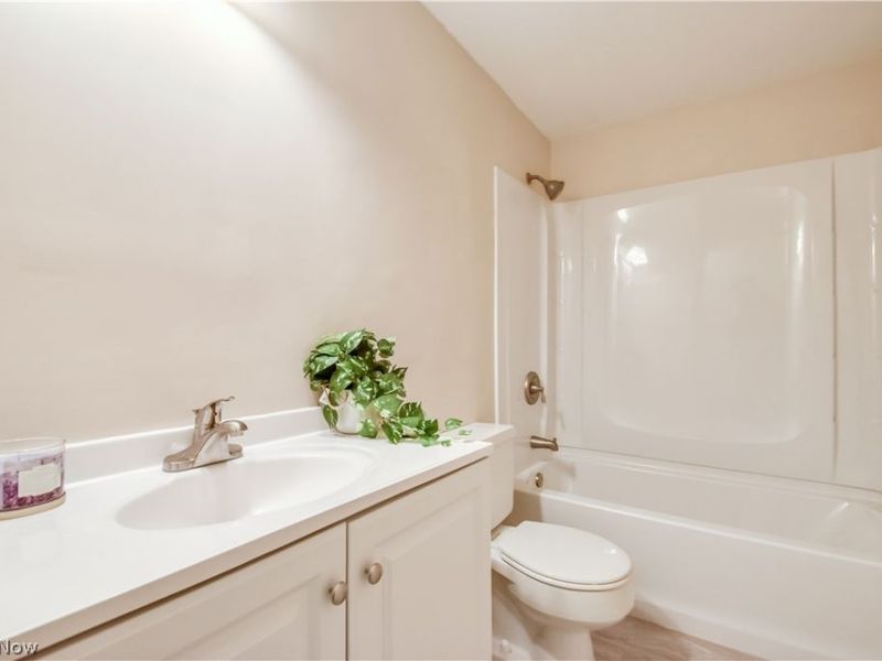 6996 Roe Boulevard , Madison, OH 44057 Photo 24