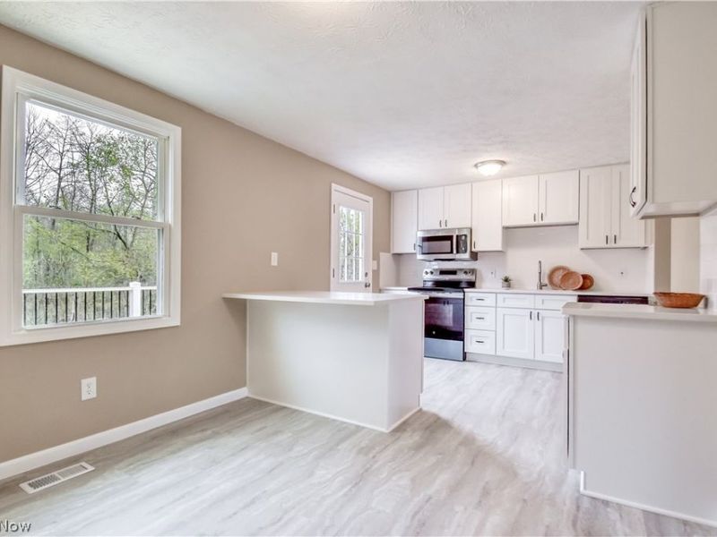 6996 Roe Boulevard , Madison, OH 44057 Photo 5