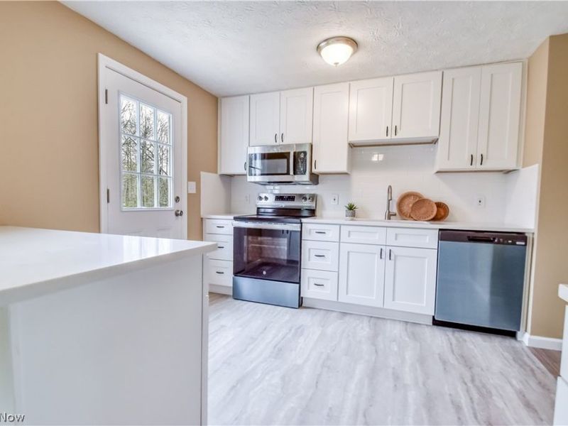 6996 Roe Boulevard , Madison, OH 44057 Photo 6