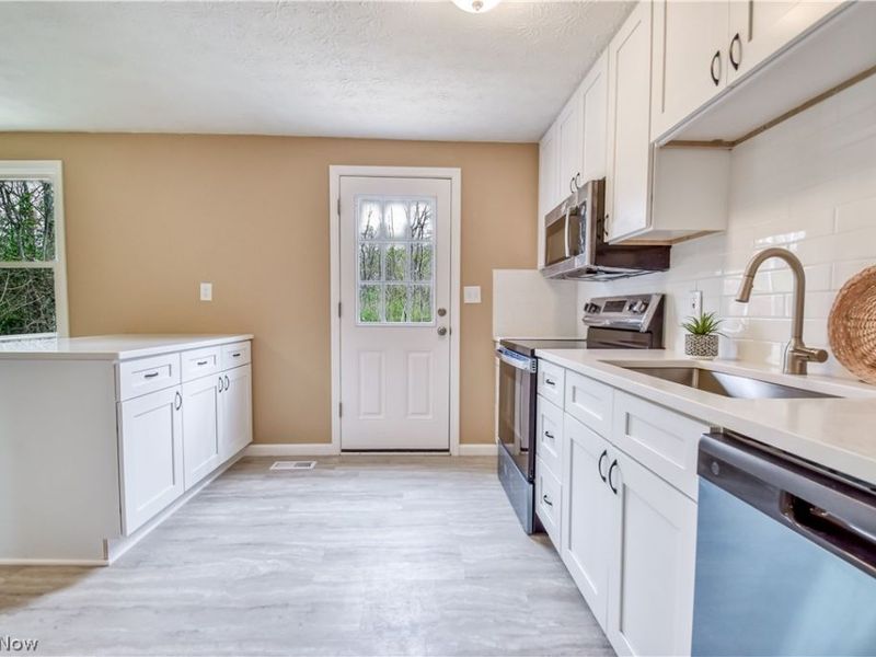 6996 Roe Boulevard , Madison, OH 44057 Photo 7