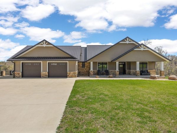 20649 Kayak Court, Manchester, IA 52057