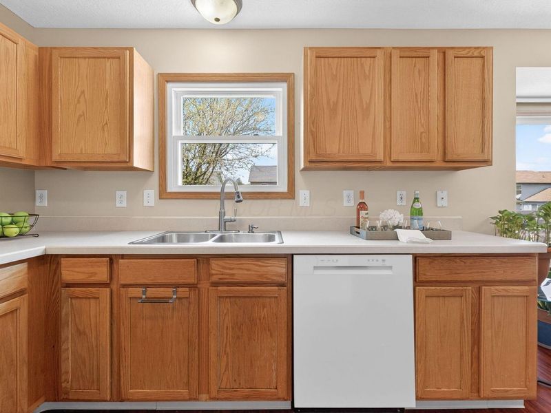 2837 Zach Drive, Columbus, OH 43219 Photo 12