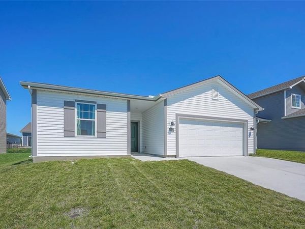 27018 E Sycamore Street, Lee's Summit, MO 64086