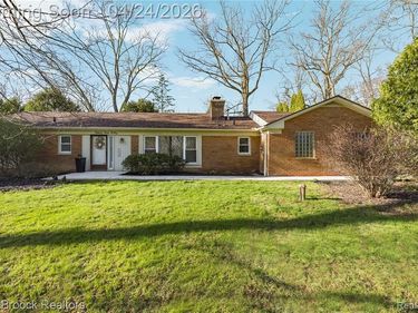 4550 Patrick Road, West Bloomfield Twp, MI 48322