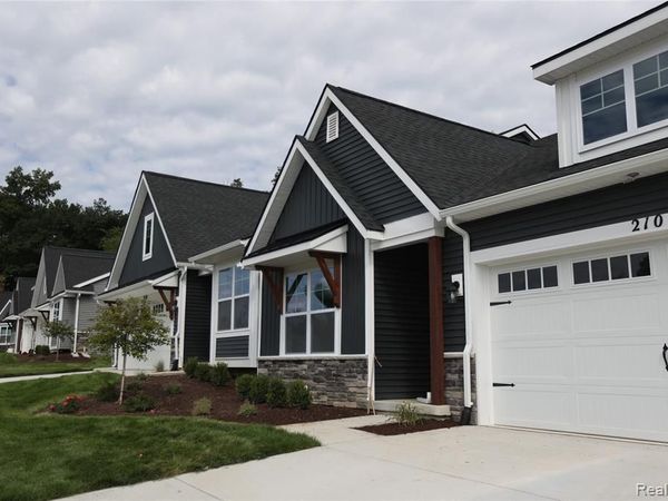 210 Canyon Creek Court , Marion Twp, MI 48843