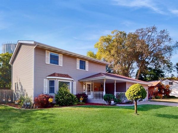 8844 Oakwood Avenue, Munster, IN 46321