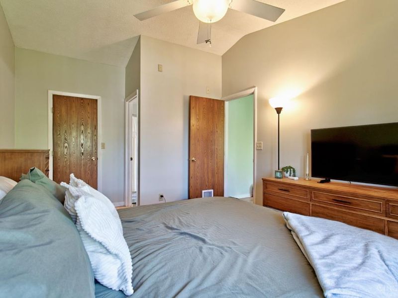 5975 Meadow Creek Drive, Unit 12, Miami Twp, OH 45150 Photo 13