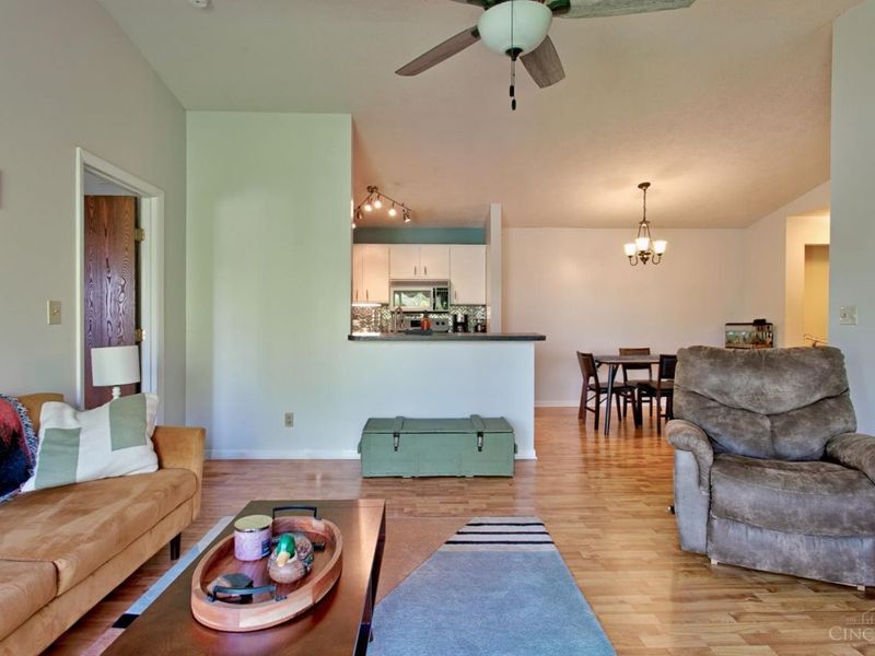 5975 Meadow Creek Drive, Unit 12, Miami Twp, OH 45150 Photo 8