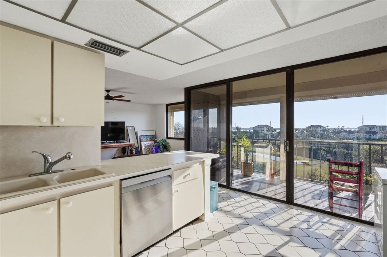 6269 Palma Del Mar Boulevard S, Unit 608, Saint Petersburg, FL 33715 Photo
