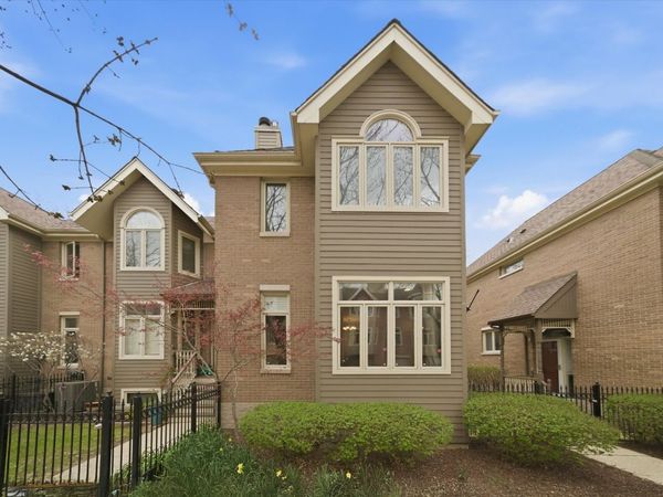 1248 W Fletcher Street, Unit J, Chicago, IL 60657