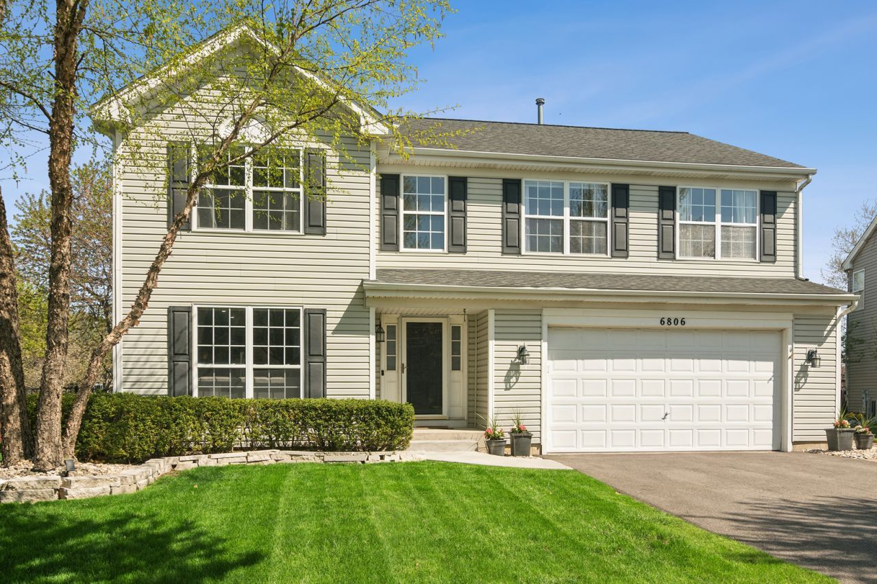 6806 Highgate Road , Carpentersville, IL 60110