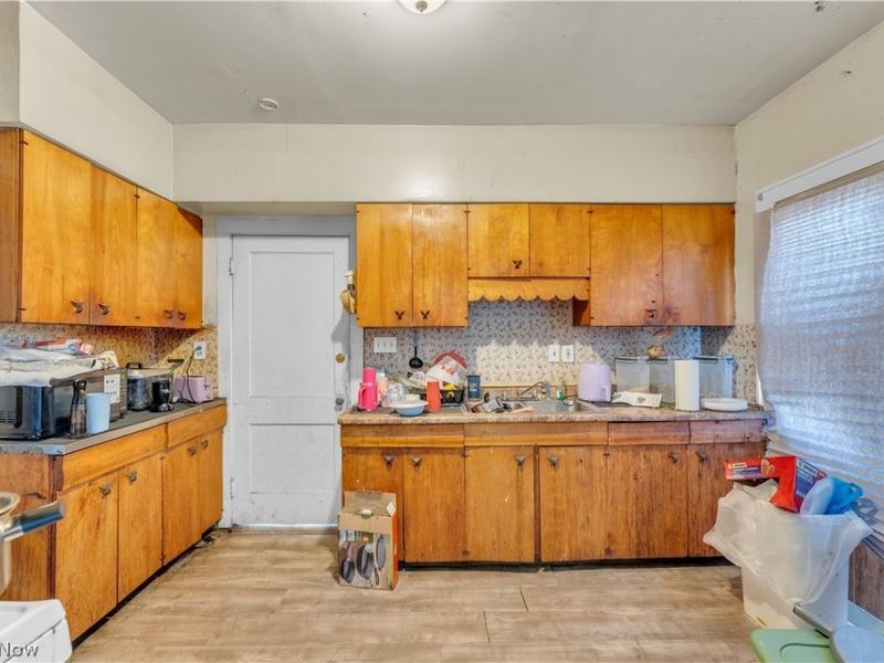 15816 Grovewood Avenue, Cleveland, OH 44110 Photo 34