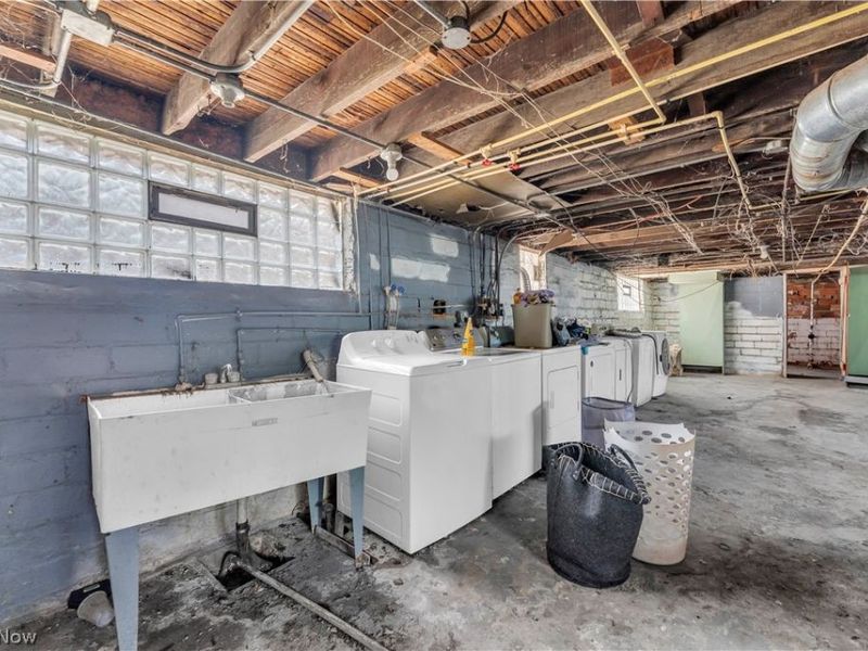 15816 Grovewood Avenue, Cleveland, OH 44110 Photo 41