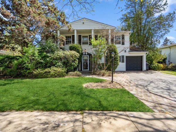 18 Herkimer Avenue , Jericho, NY 11753