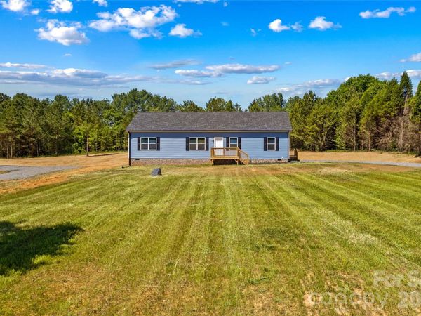 6040 Bridges Street , Catawba, NC 28609