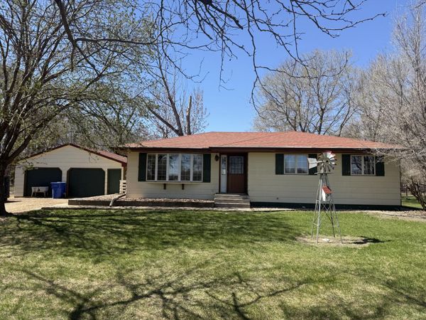  1601 N Gale Rd, Mitchell, SD 57301
