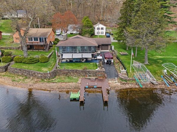 45 Lakeshore Dr Ext, West Brookfield, MA 01585