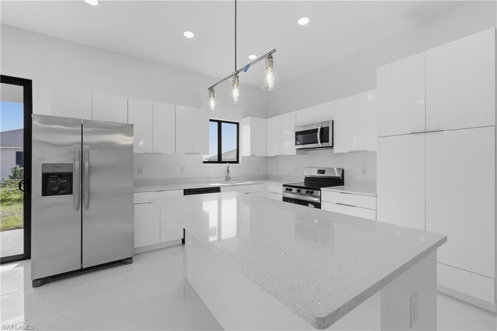 602 NW 25th Ter, Cape Coral, FL 33993 Photo