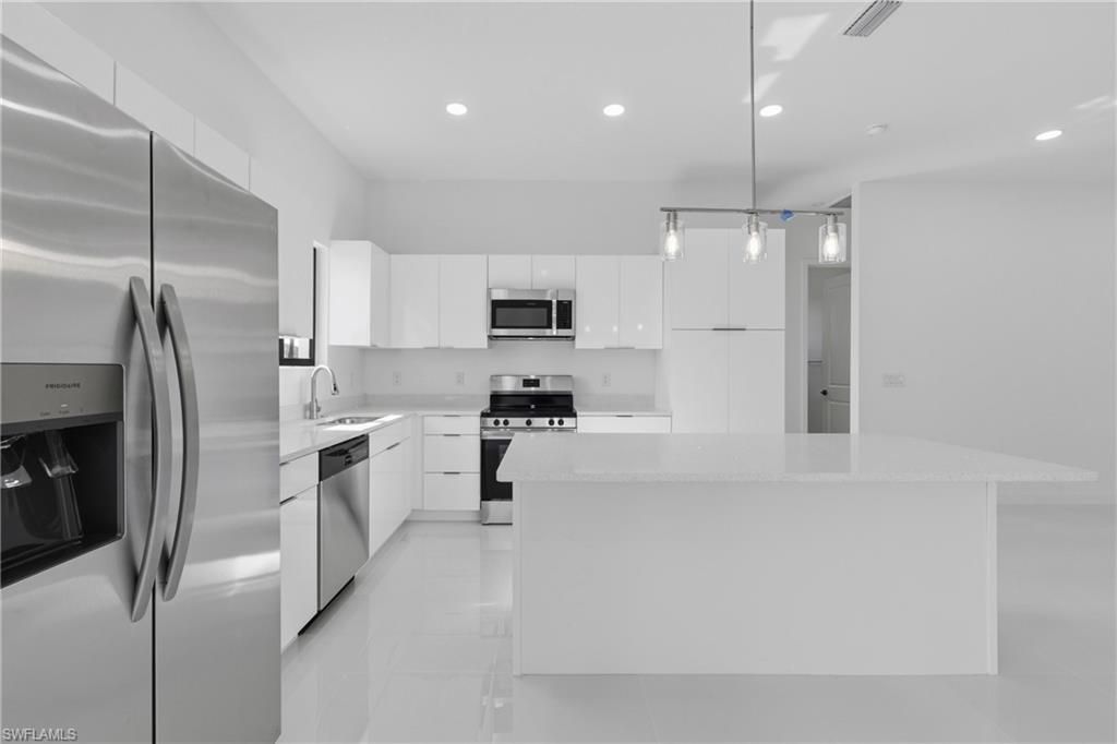 602 NW 25th Ter, Cape Coral, FL 33993 Photo