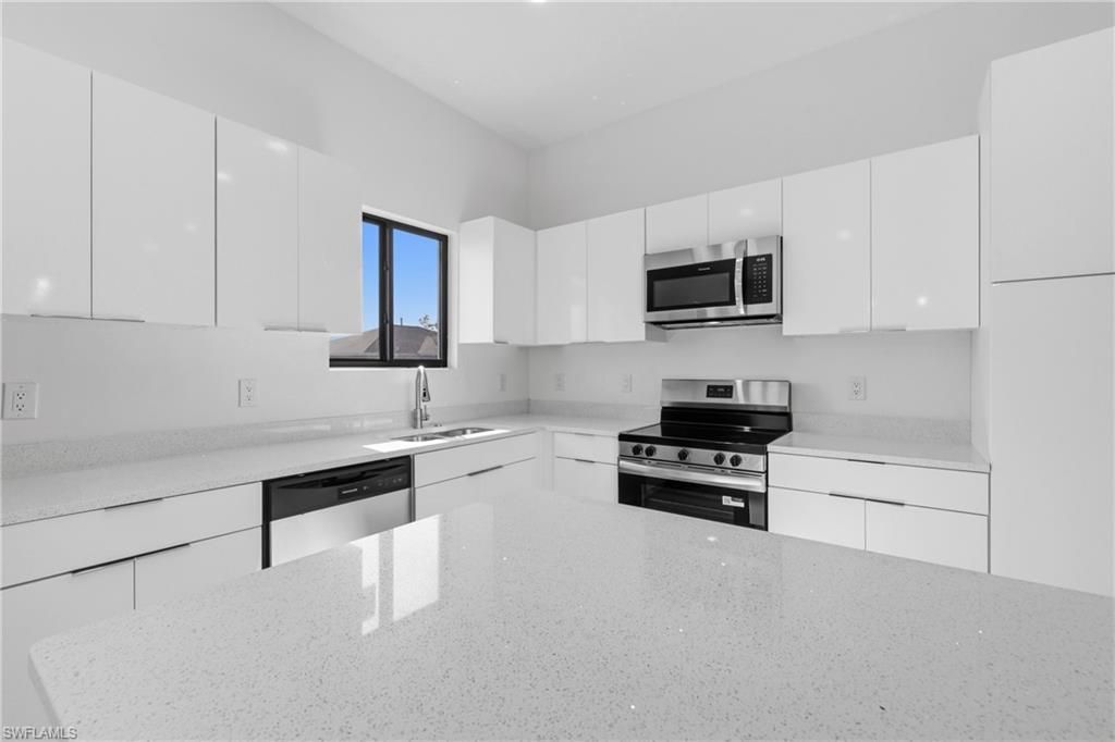 602 NW 25th Ter, Cape Coral, FL 33993 Photo