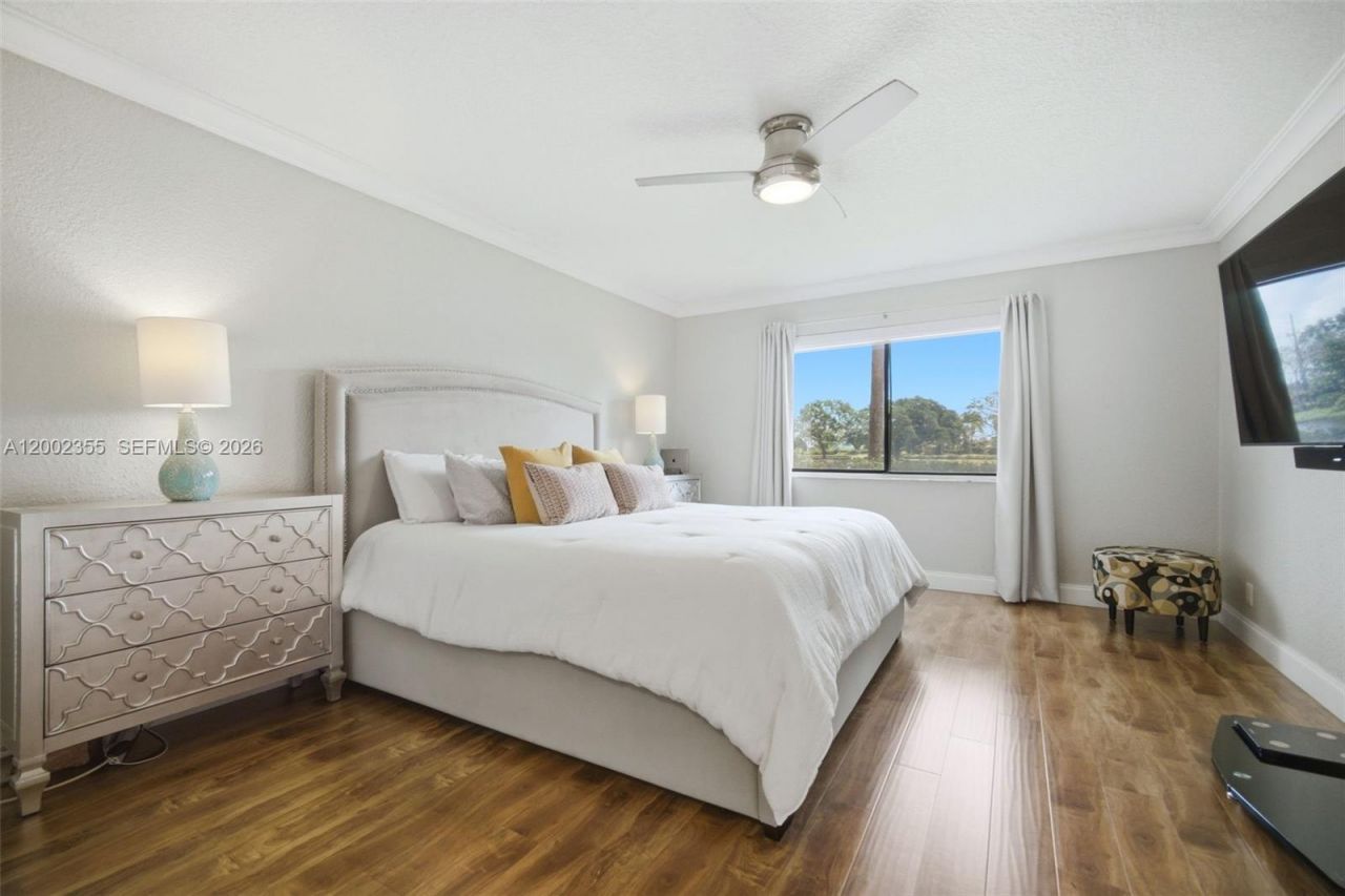390 Lakeview Dr, Unit 102, Weston, FL 33326 Photo