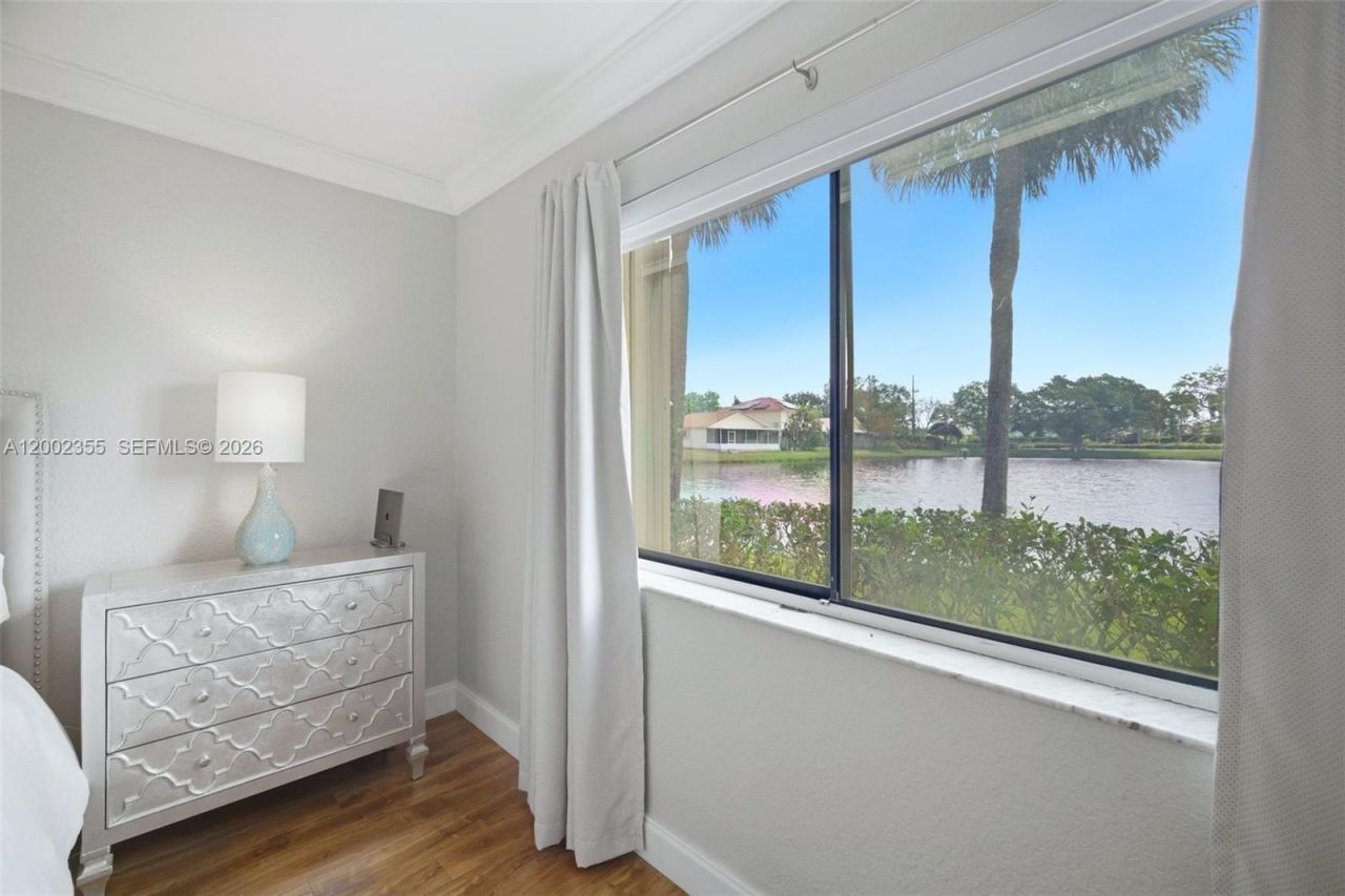390 Lakeview Dr, Unit 102, Weston, FL 33326 Photo