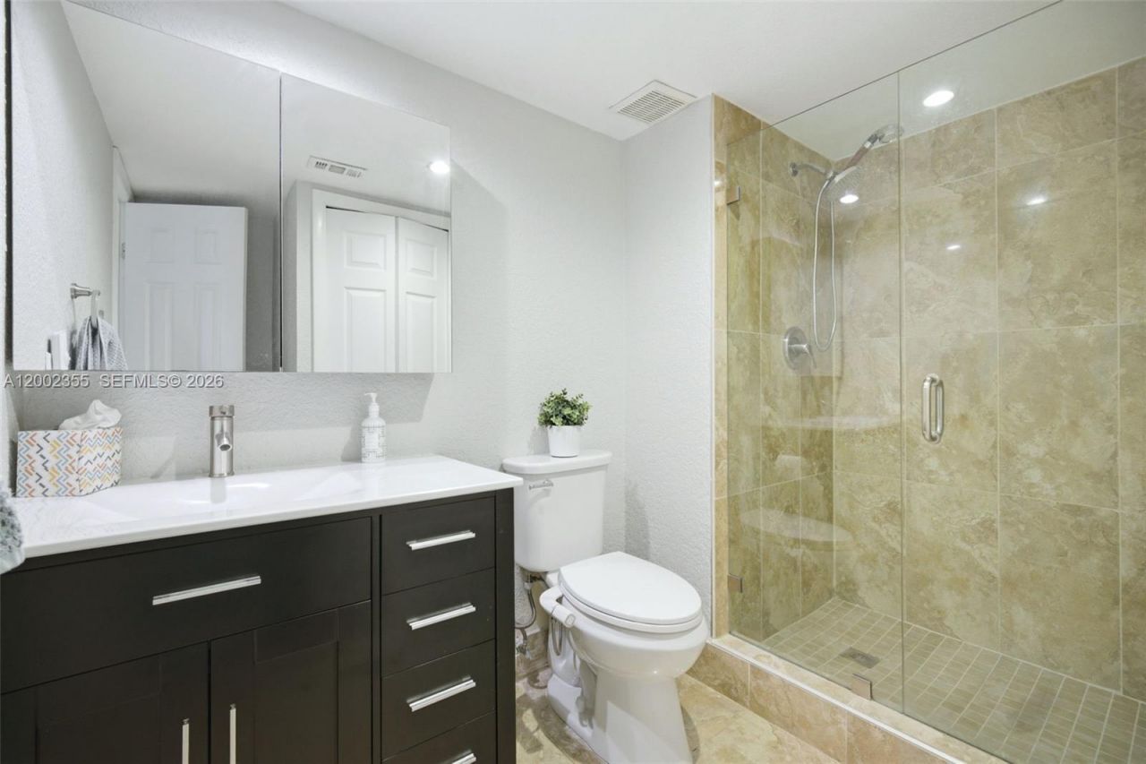 390 Lakeview Dr, Unit 102, Weston, FL 33326 Photo