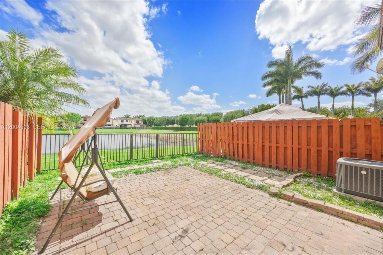 3728 NE 3rd Ct , Homestead, FL 33033 Photo