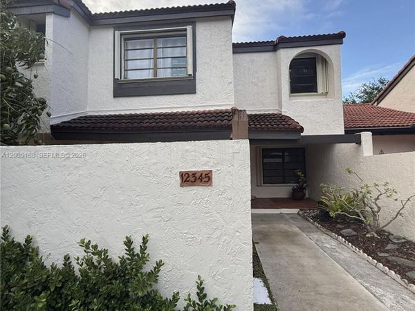 12345 SW 94th Ter, Miami, FL 33186