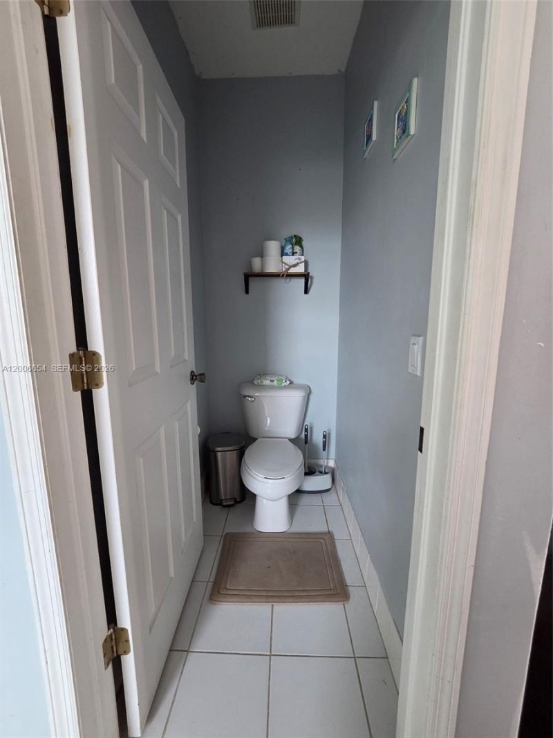 1889 SE 14th St , Homestead, FL 33035 Photo