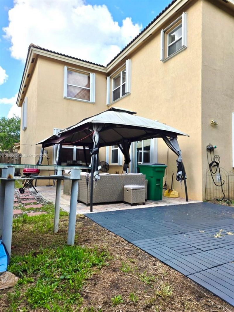 1889 SE 14th St , Homestead, FL 33035 Photo