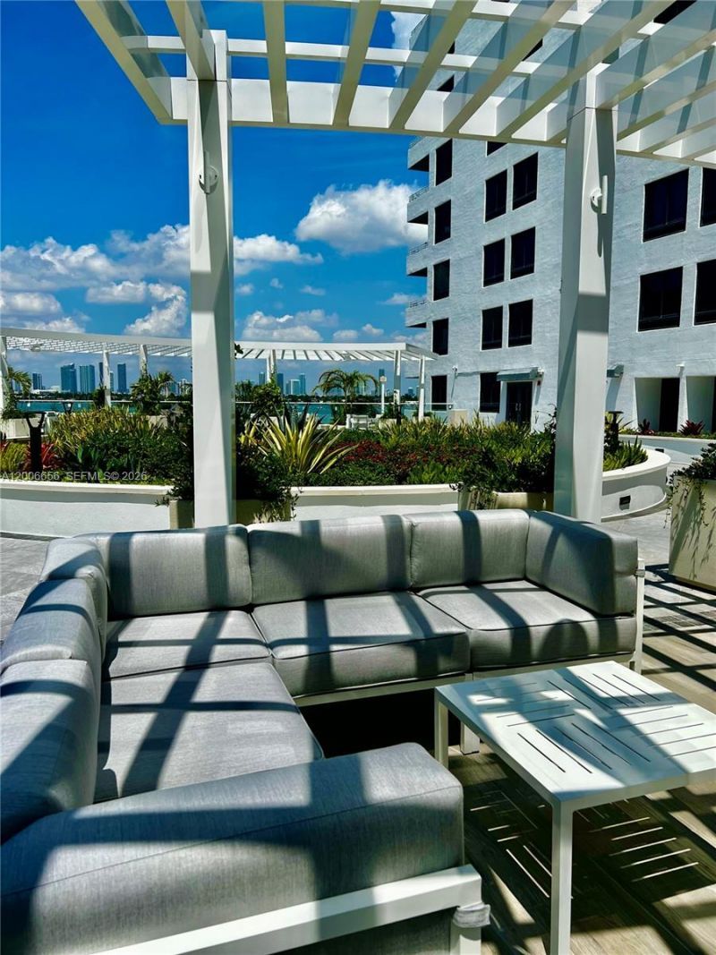 1330 West Av, Unit 710, Miami Beach, FL 33139 Photo
