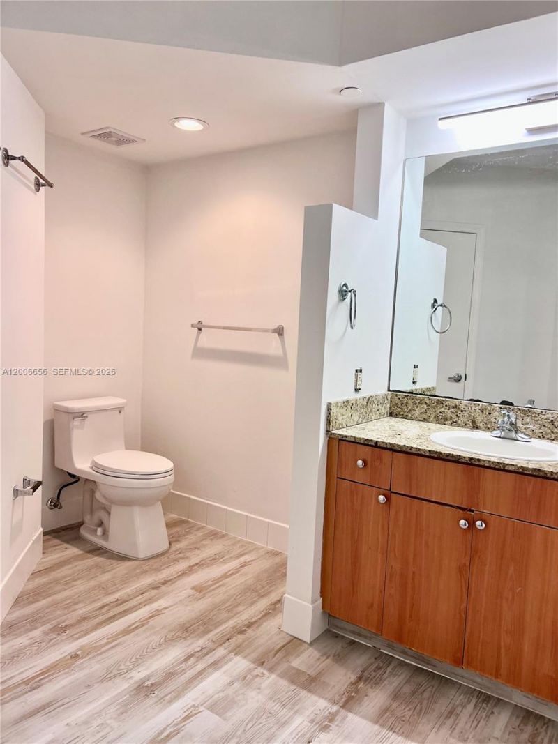 1330 West Av, Unit 710, Miami Beach, FL 33139 Photo