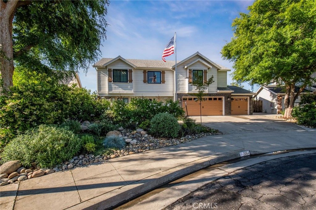 2064 Spruce, Clovis, CA 93611 Main Photo