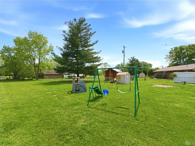 444 Scarborough Court, New Lebanon, OH 45345 Photo 28