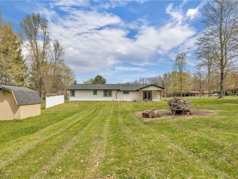 8195 N Palmyra Road , Canfield, OH 44406 Photo 29